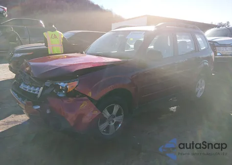 2012 Subaru Forester 2.5X z USA, uszkodzony, nr VIN JF2SHBBC2CH445805